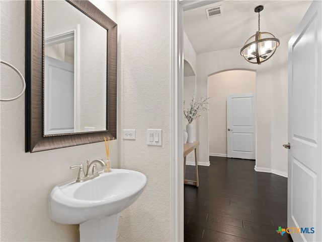919 Hi Path Way, New Braunfels, TX 78130