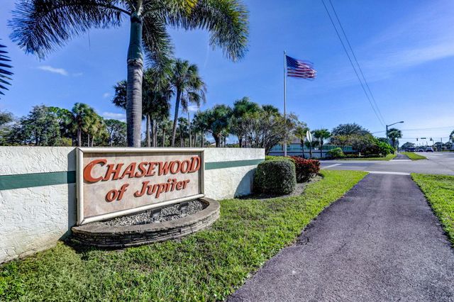 6327 Chasewood Drive E, Jupiter, FL 33458