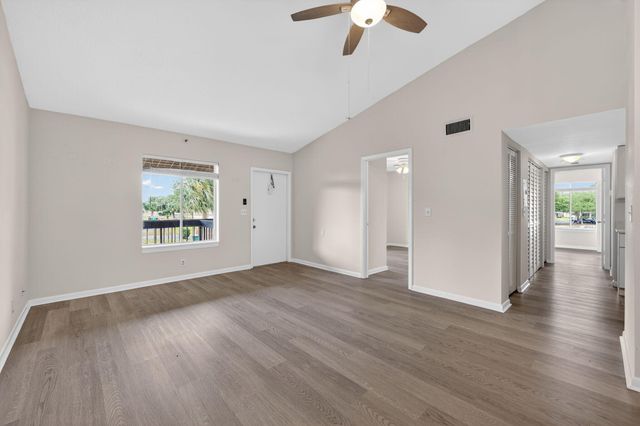 6327 Chasewood Drive E, Jupiter, FL 33458