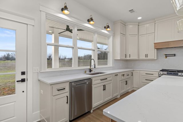 69 COUNTY ROAD 157 RD, Corinth, MS 38834