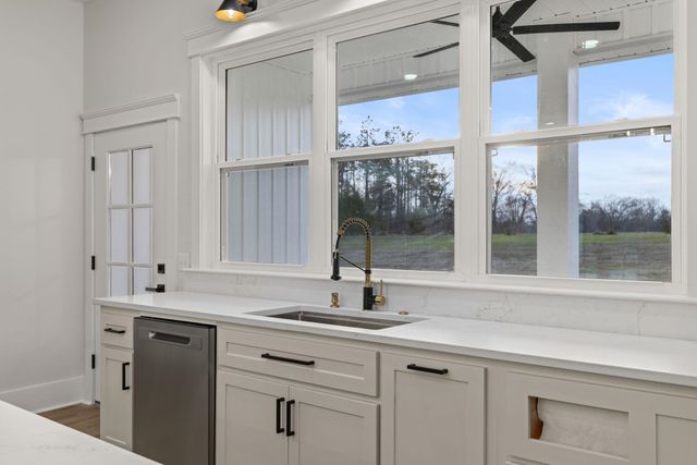 69 COUNTY ROAD 157 RD, Corinth, MS 38834