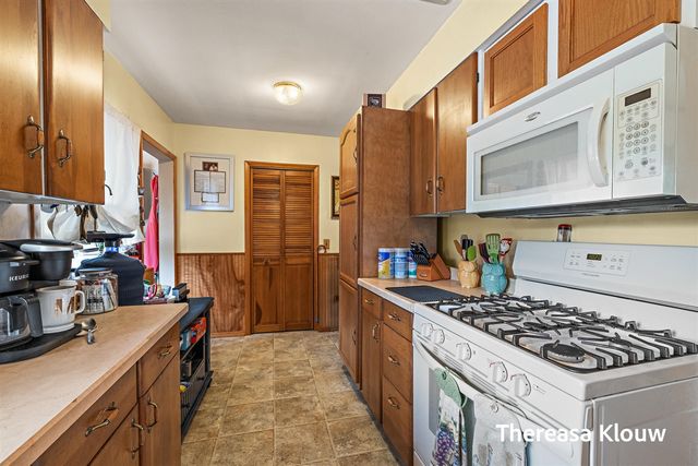 710 Quarterline Road, Muskegon, MI 49442