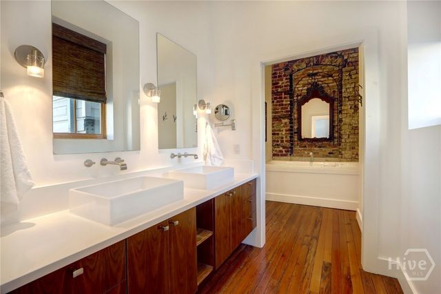 9 W York Street 306, Savannah, GA 31401