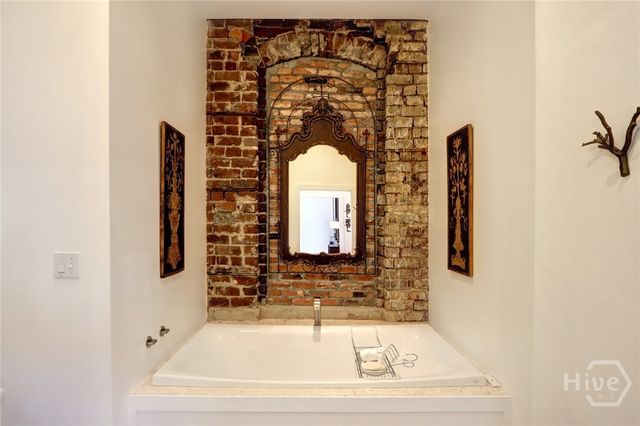 9 W York Street 306, Savannah, GA 31401