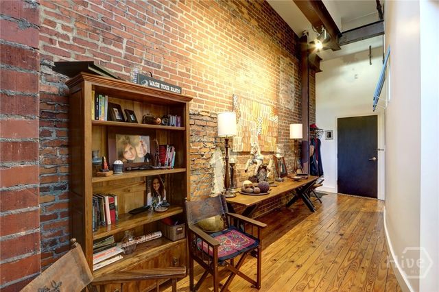 9 W York Street 306, Savannah, GA 31401