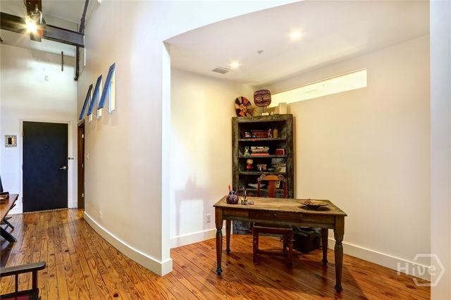 9 W York Street 306, Savannah, GA 31401