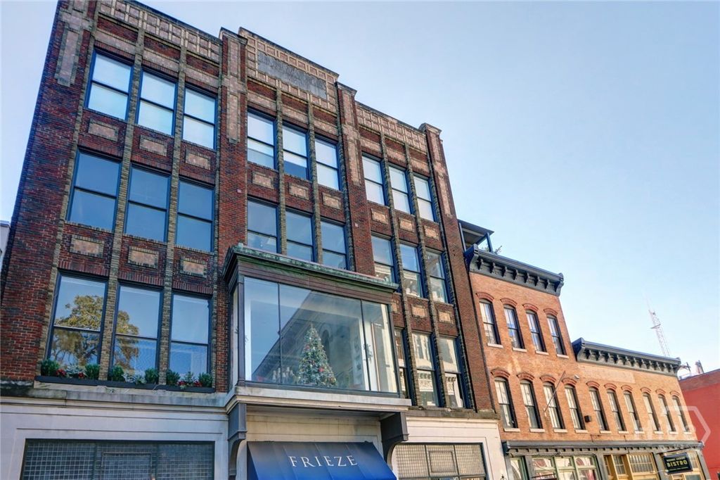 9 W York Street 306, Savannah, GA 31401