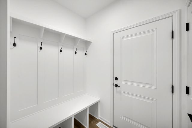 714 Druim Trail, Crown Point, IN 46307