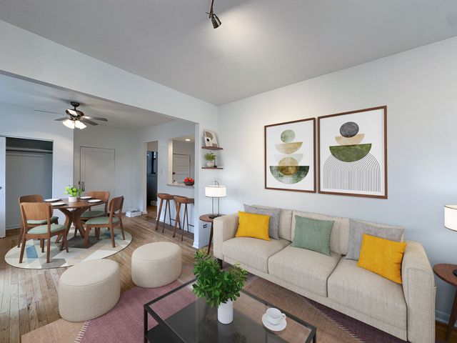 506 Madison Street 2S, Oak Park, IL 60302