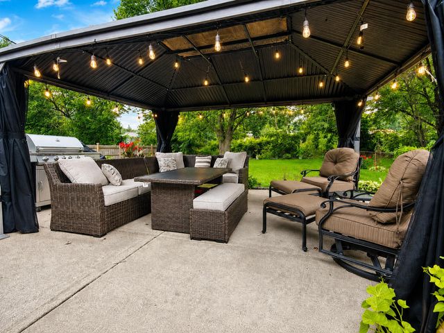 5324 Johnson Street, Merrillville, IN 46410
