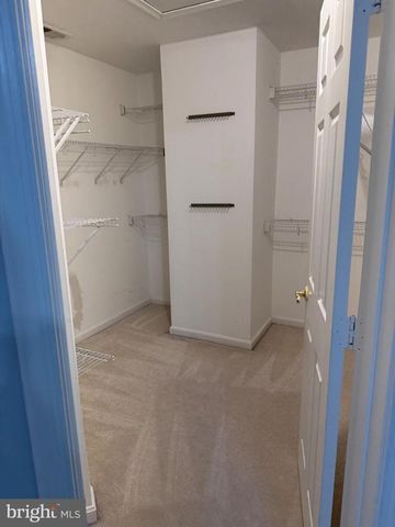 2605 LOGAN WOOD DR, Herndon, VA 20171