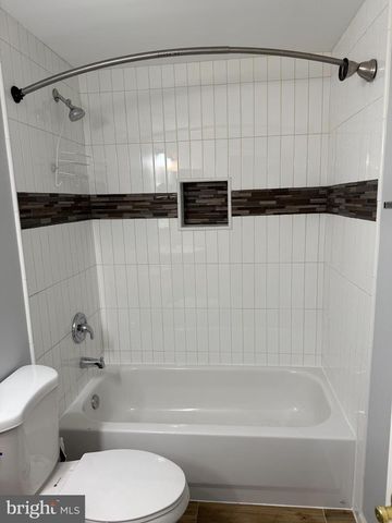 2605 LOGAN WOOD DR, Herndon, VA 20171