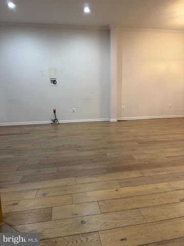 2605 LOGAN WOOD DR, Herndon, VA 20171