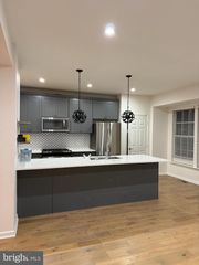 2605 LOGAN WOOD DR, Herndon, VA 20171