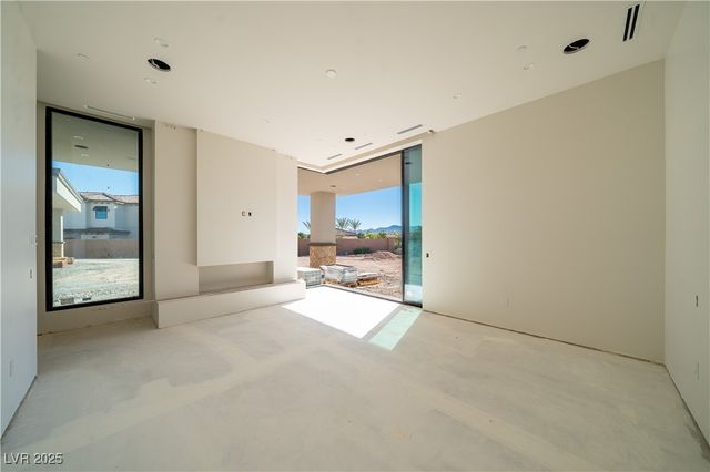 20 Olympia Canyon Way, Las Vegas, NV 89141