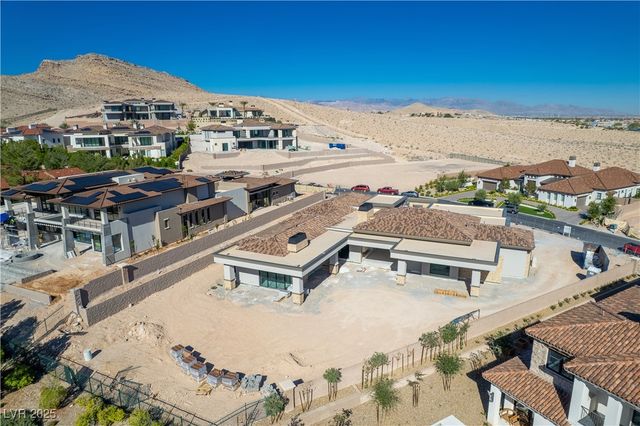 20 Olympia Canyon Way, Las Vegas, NV 89141