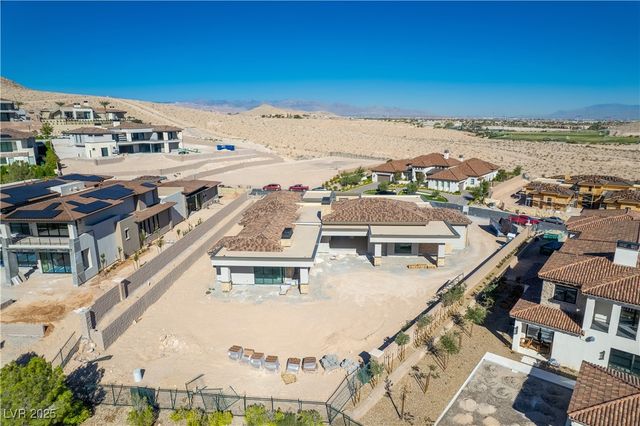 20 Olympia Canyon Way, Las Vegas, NV 89141