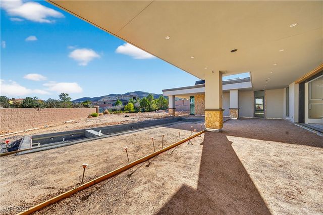 20 Olympia Canyon Way, Las Vegas, NV 89141