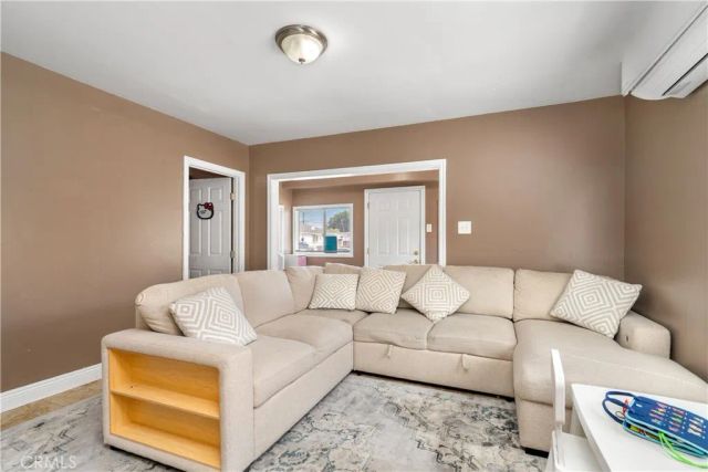 1206 E Cruces, Wilmington, CA 90744