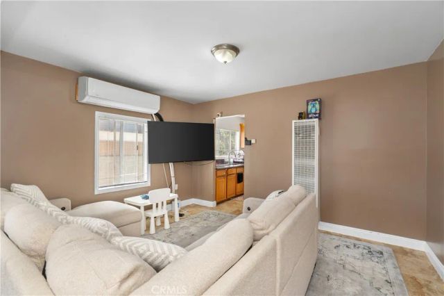 1206 E Cruces, Wilmington, CA 90744