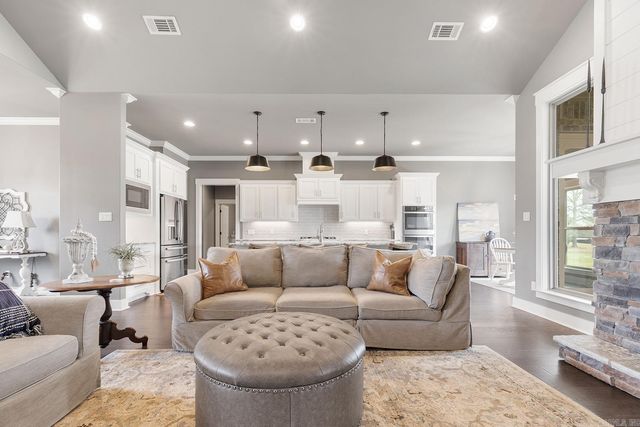 4033 Vineyard Way, Alexander, AR 72002