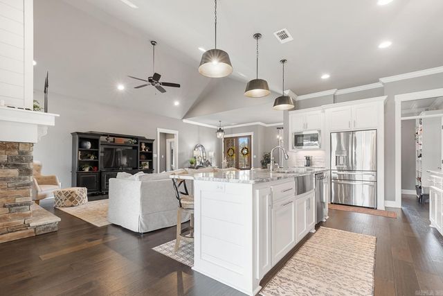 4033 Vineyard Way, Alexander, AR 72002