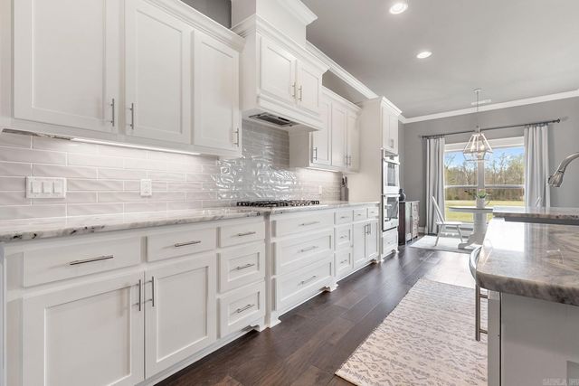 4033 Vineyard Way, Alexander, AR 72002