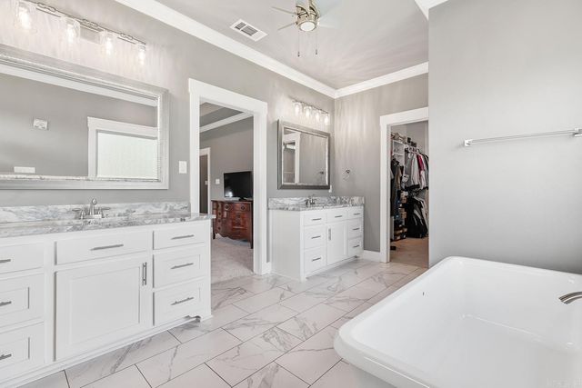 4033 Vineyard Way, Alexander, AR 72002