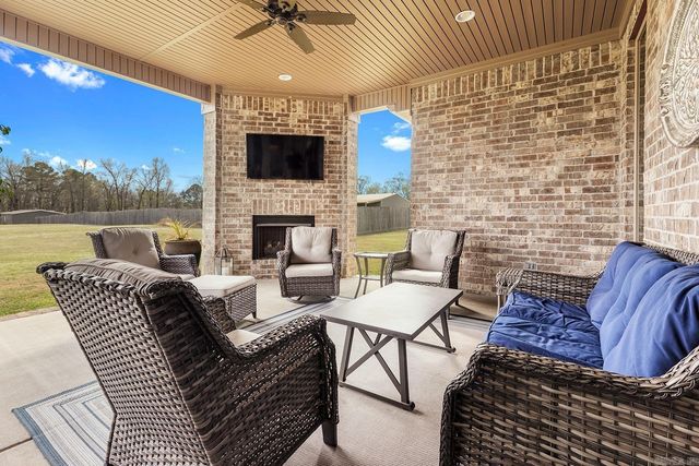 4033 Vineyard Way, Alexander, AR 72002