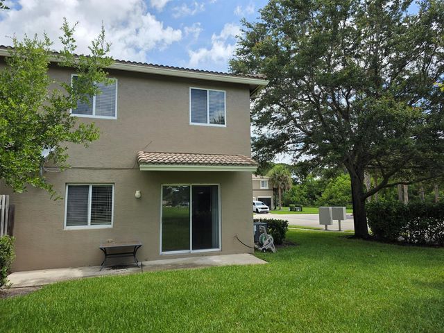 2214 SW Marshfield Court, Port St. Lucie, FL 34953