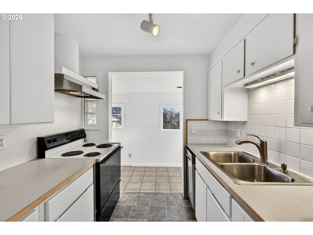 2028 Se BROOKLYN St, Portland, OR 97202