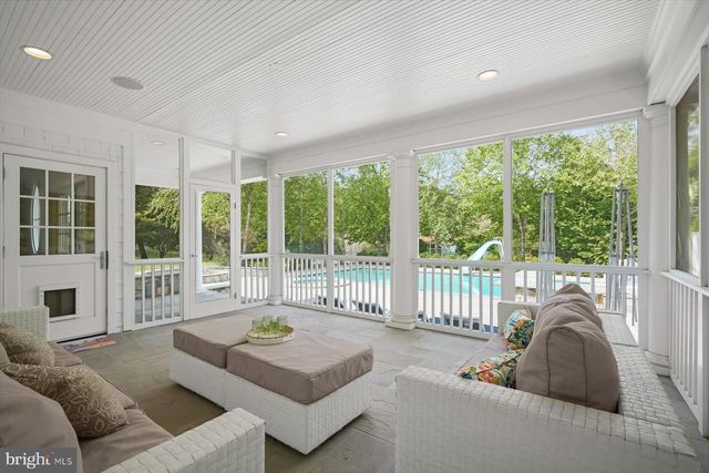 7506 PERSIMMON TREE LN, Bethesda, MD 20817