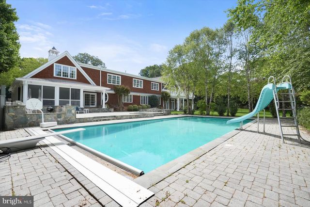 7506 PERSIMMON TREE LN, Bethesda, MD 20817