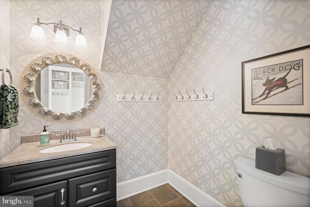 7506 PERSIMMON TREE LN, Bethesda, MD 20817