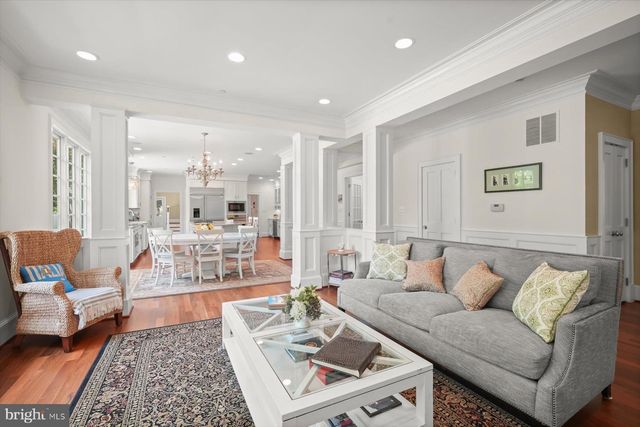 7506 PERSIMMON TREE LN, Bethesda, MD 20817