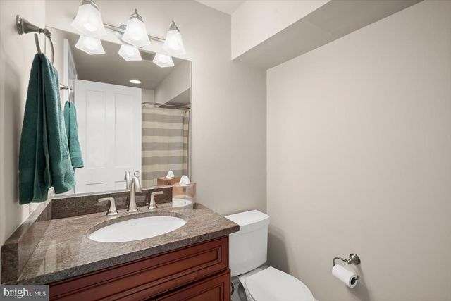 7506 PERSIMMON TREE LN, Bethesda, MD 20817