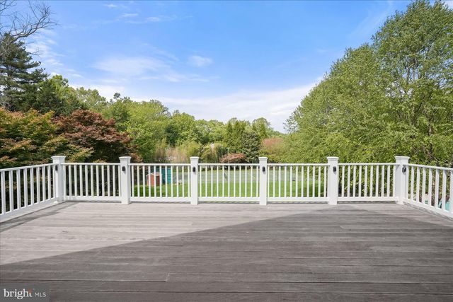 7506 PERSIMMON TREE LN, Bethesda, MD 20817