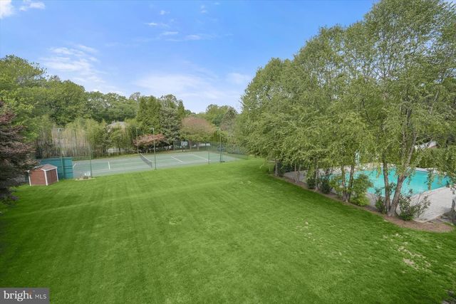 7506 PERSIMMON TREE LN, Bethesda, MD 20817