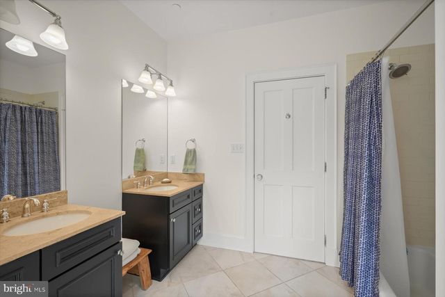 7506 PERSIMMON TREE LN, Bethesda, MD 20817