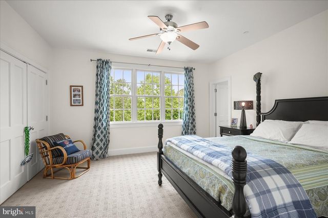 7506 PERSIMMON TREE LN, Bethesda, MD 20817