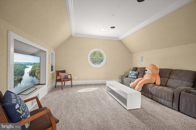 7506 PERSIMMON TREE LN, Bethesda, MD 20817