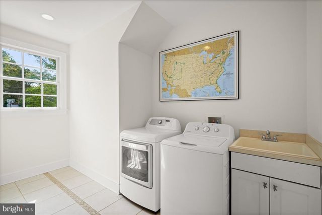 7506 PERSIMMON TREE LN, Bethesda, MD 20817