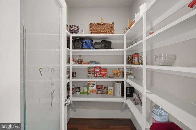 7506 PERSIMMON TREE LN, Bethesda, MD 20817