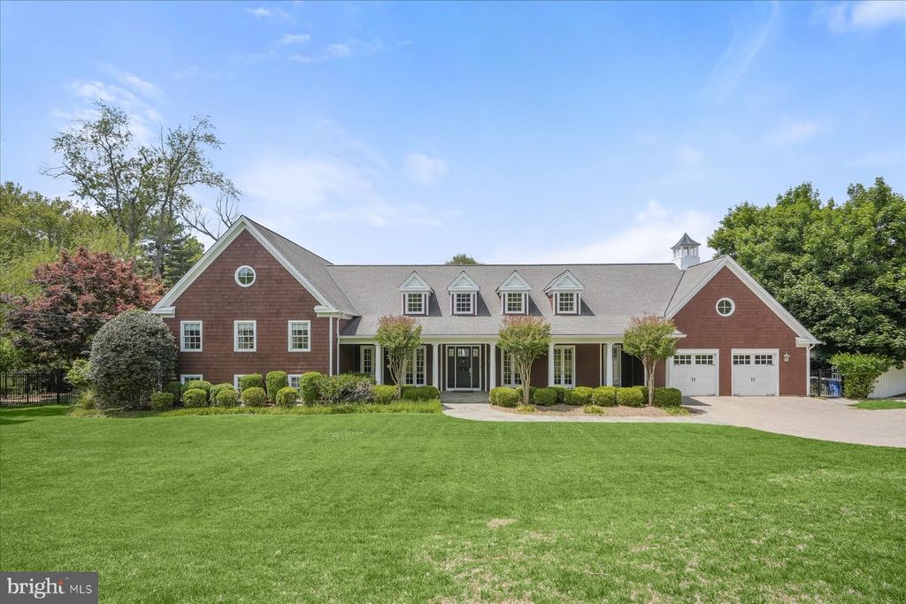 7506 PERSIMMON TREE LN, Bethesda, MD 20817