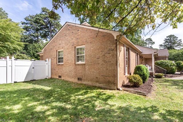 87 Waterview DR, Newport News, VA 23608