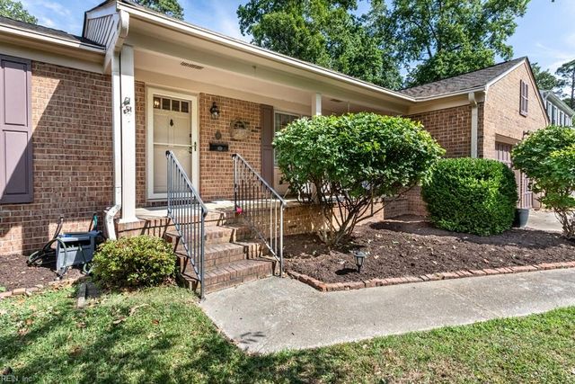 87 Waterview DR, Newport News, VA 23608