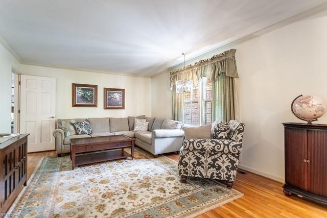 87 Waterview DR, Newport News, VA 23608