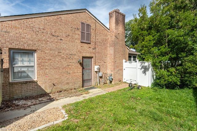 87 Waterview DR, Newport News, VA 23608
