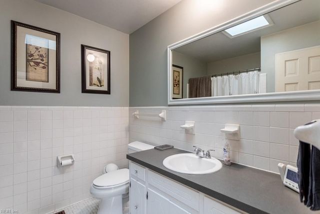 87 Waterview DR, Newport News, VA 23608