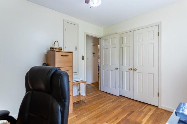 87 Waterview DR, Newport News, VA 23608